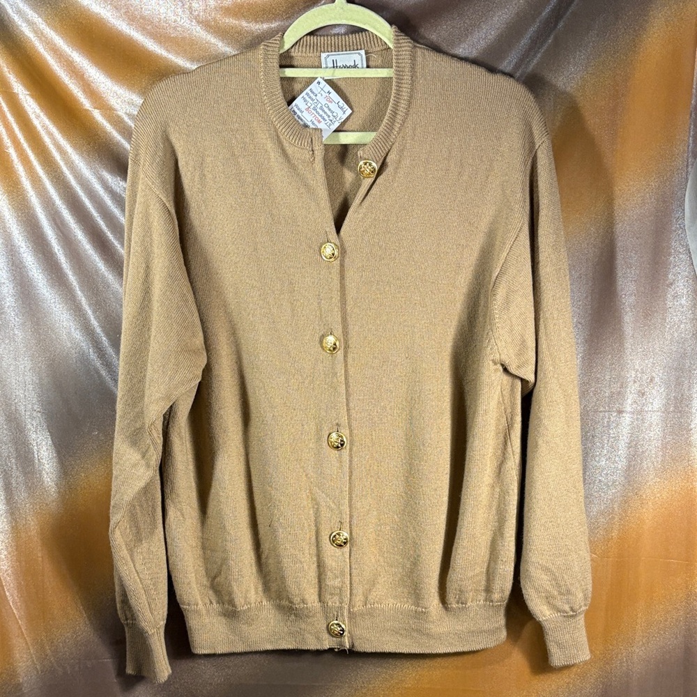 Harrods knightbridge Camel Knitwear men’s cardigan. 42”‎ chest 151